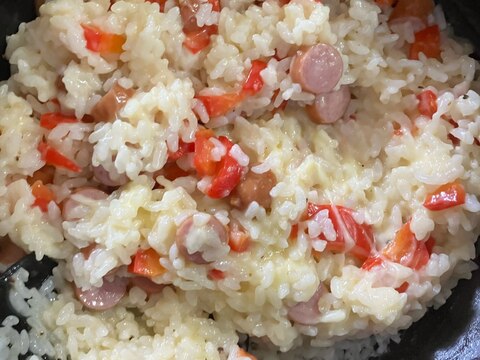 ウインナーとパプリカのチーズおじや